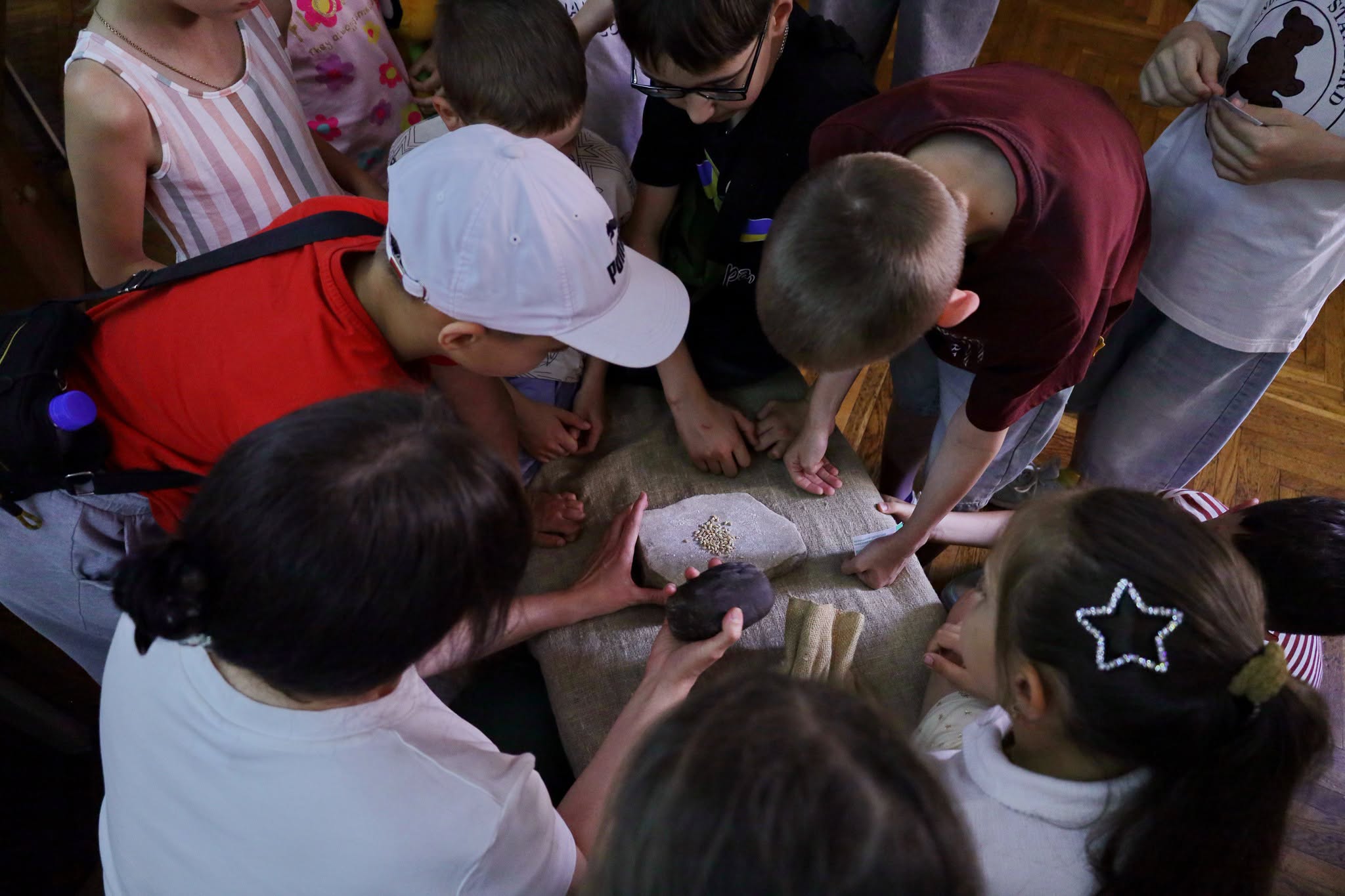 «Вполювати» мамонта та добути вогонь: краєзнавчий музей Вінниці запрошує на інтерактивний урок виживання первісних людей