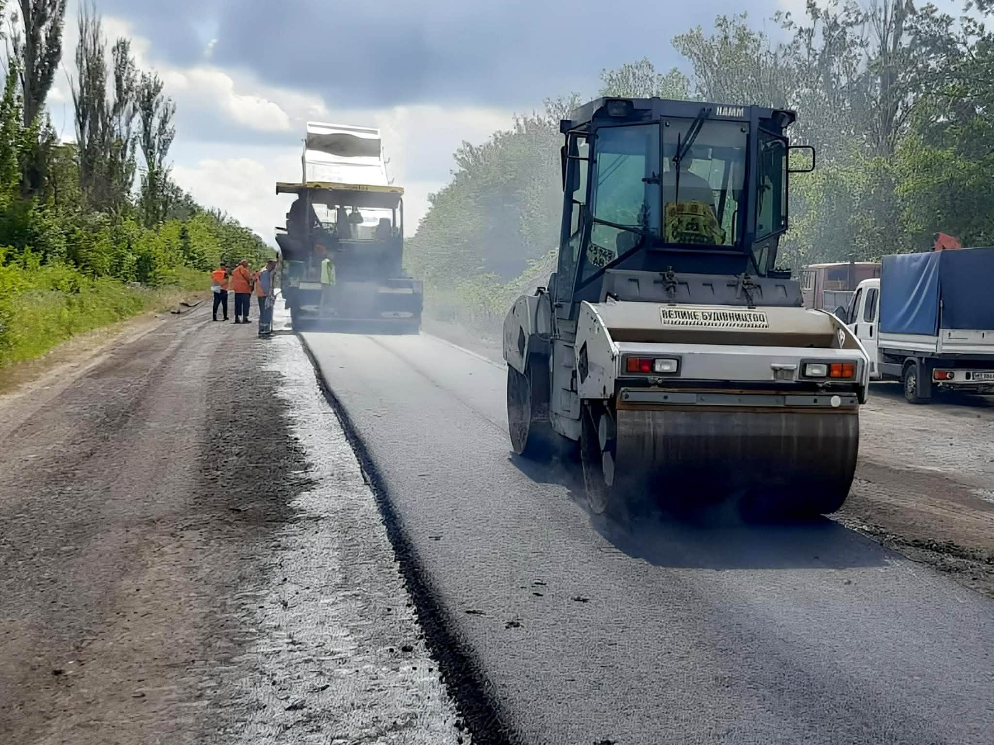 На Вінниччині дорожники почали латати шлях від Сокільця до Ямпільської громади
