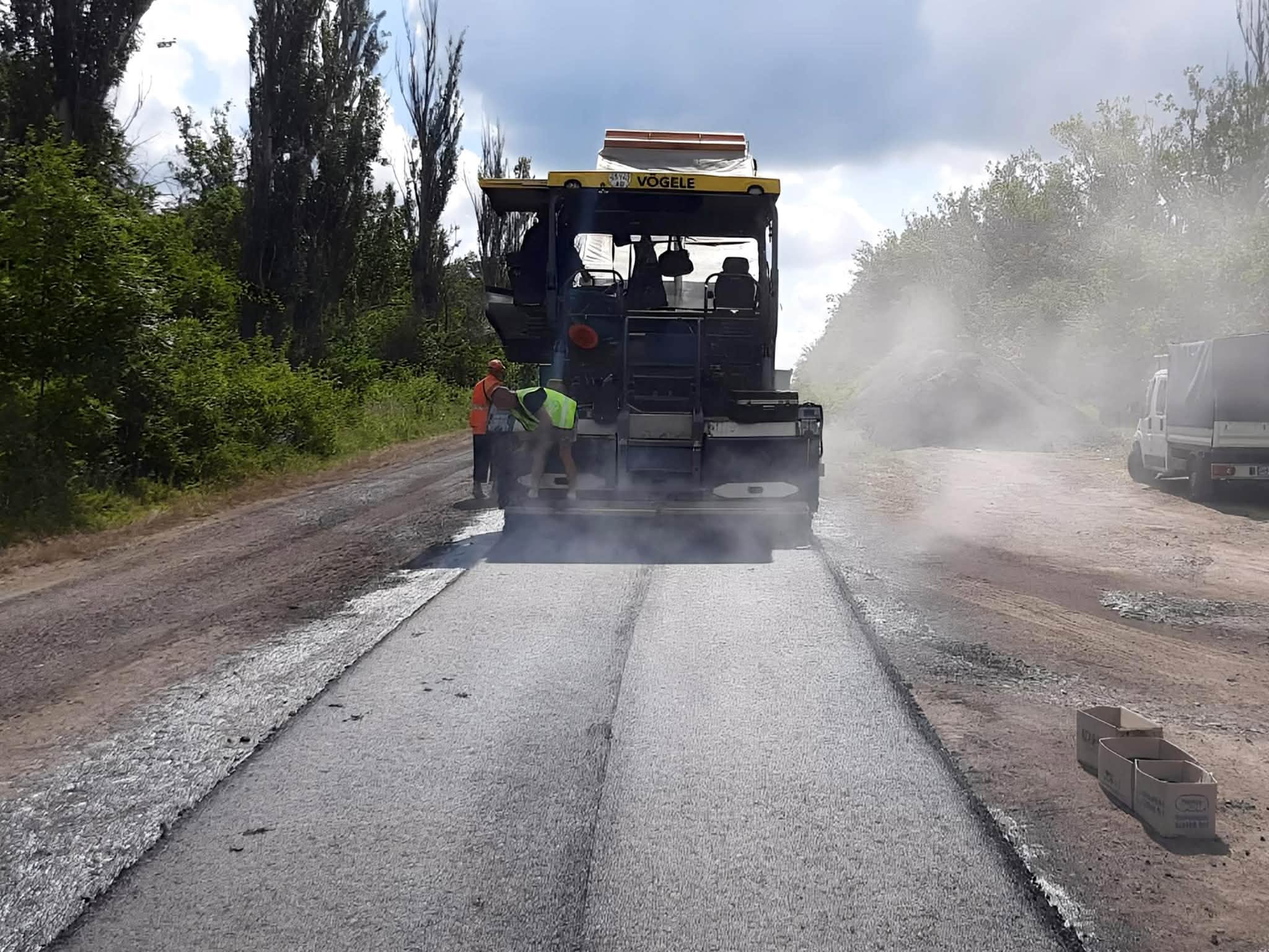 На Вінниччині дорожники почали латати шлях від Сокільця до Ямпільської громади