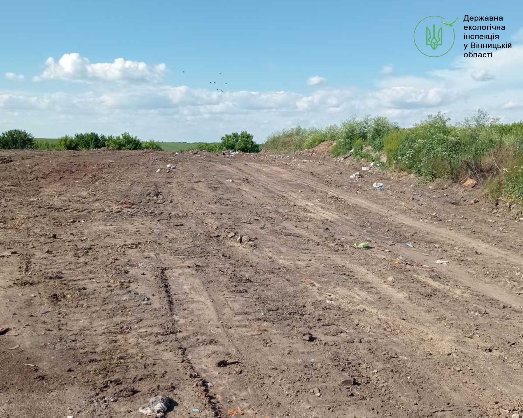 Стихійне сміттєзвалище ліквідували в Оратівській громаді