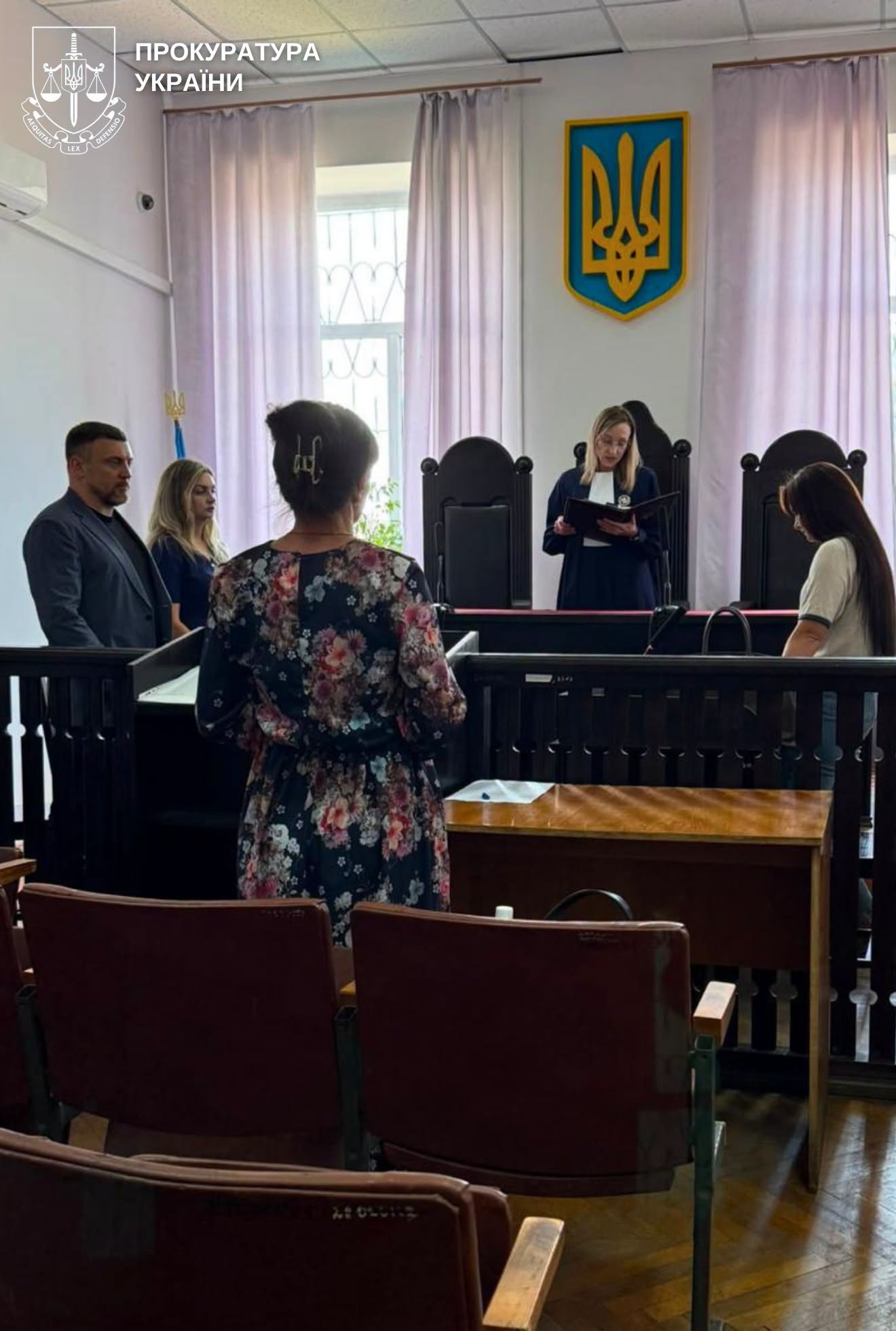 На Вінниччині 14-річна дівчинка завагітніла внаслідок зґвалтування вітчимом