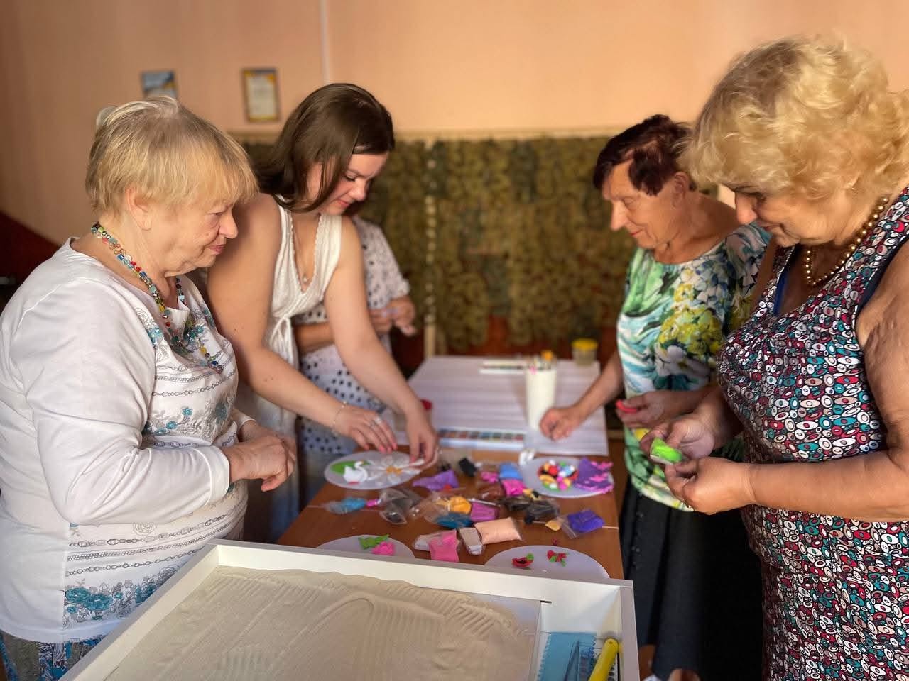 Через творчість до емоційної рівноваги: у Вінницькому терцентрі відбувся майстер-клас правопис