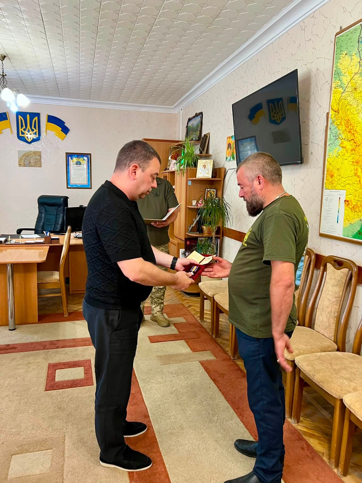 Родині полеглого воїна з Могилів-Подільщини передали орден «За мужність» ІІІ ступеня
