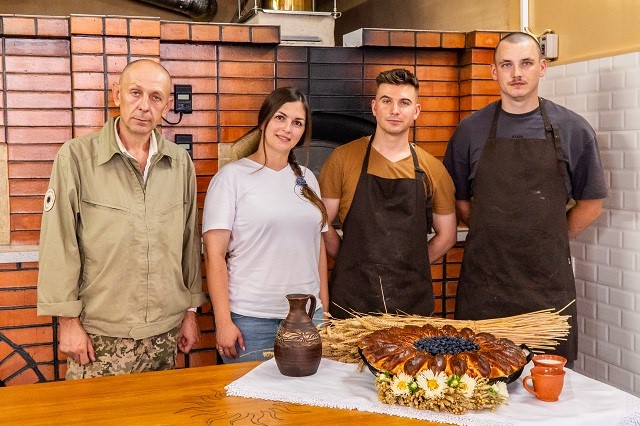 Вінниця представила свій «Пиріг Незалежності» — випічку у формі соняха