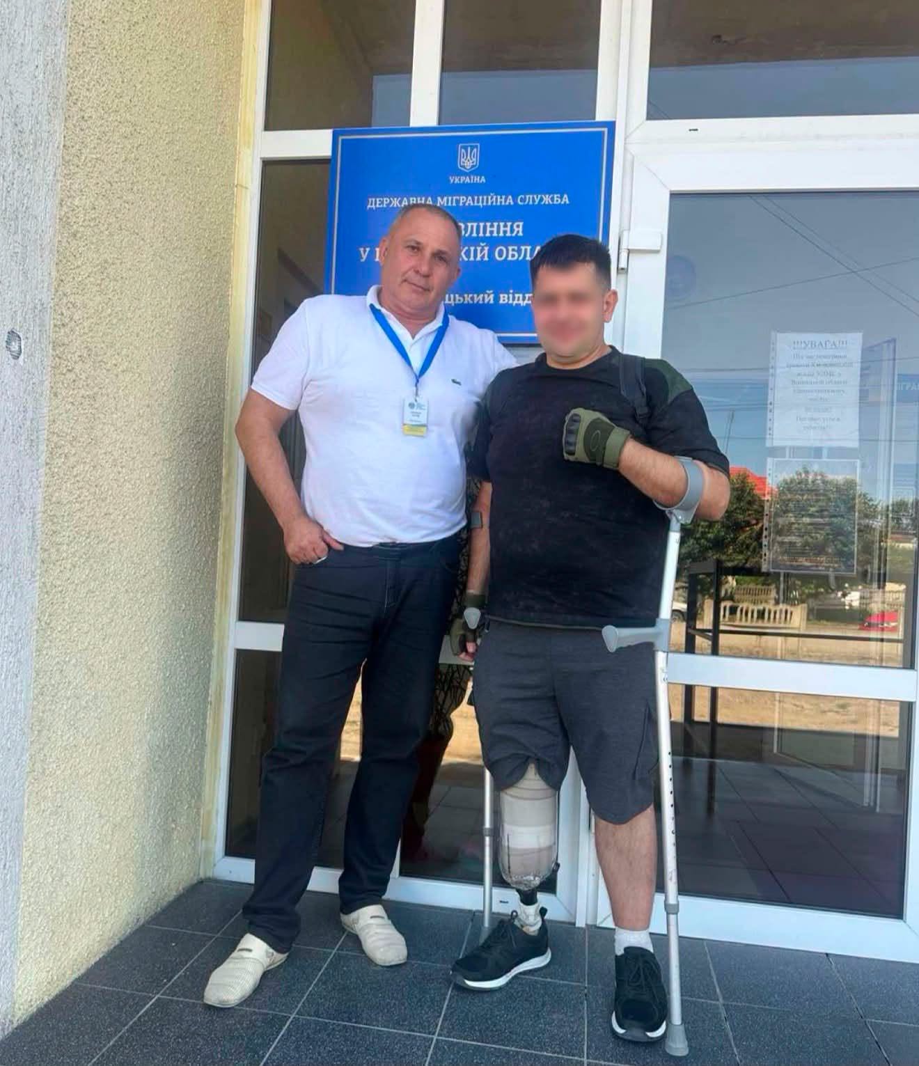 Без черг та виїздів: у Хмільнику пораненим військовим оформлюють паспорти просто в лікарні