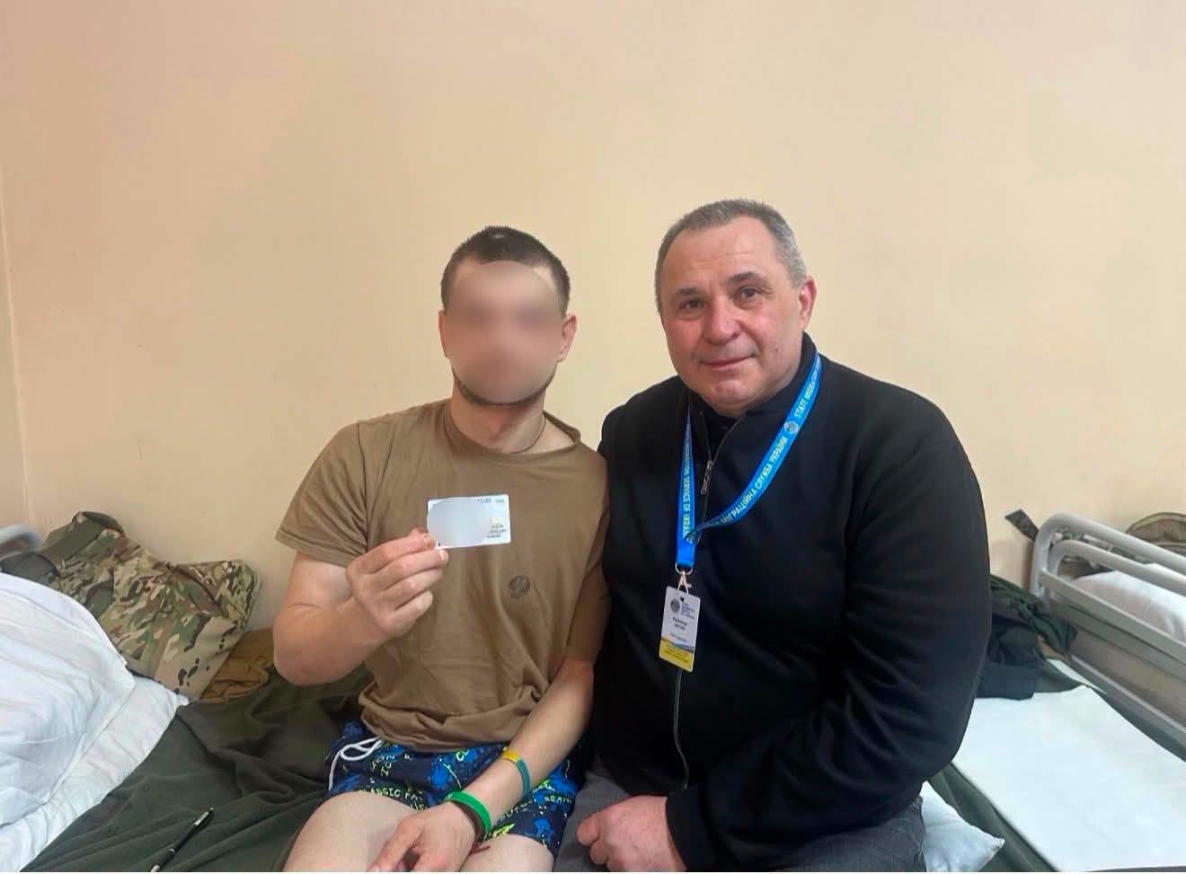 Без черг та виїздів: у Хмільнику пораненим військовим оформлюють паспорти просто в лікарні