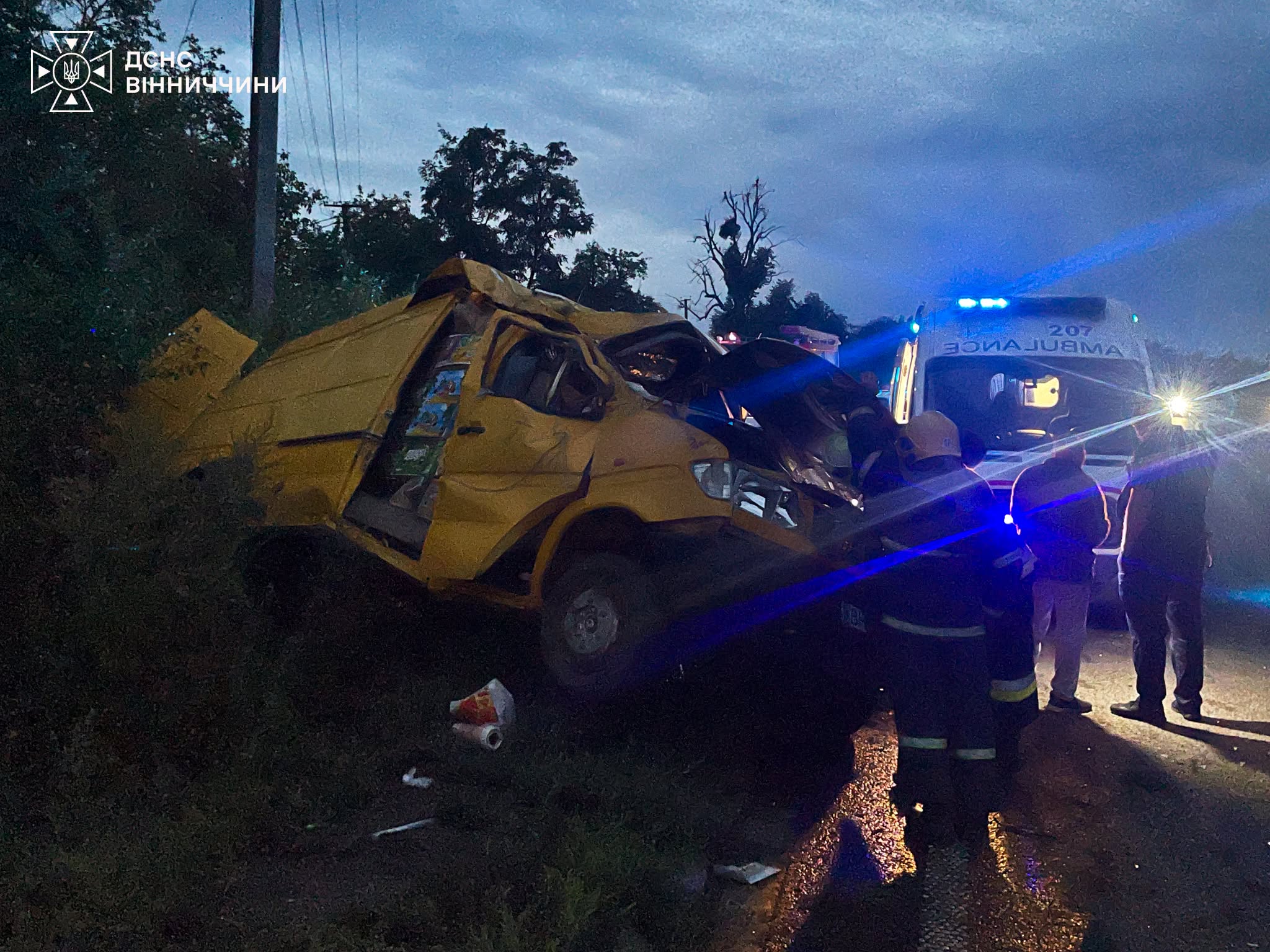 У Кунці на Вінниччині сталася ДТП: пасажир допоміг витягнути травмованого водія