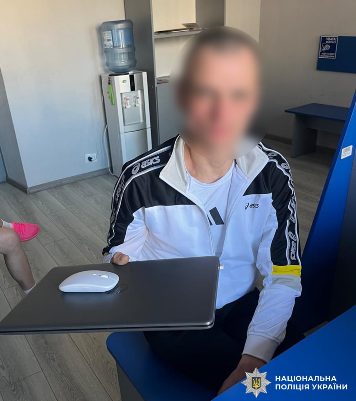 У Вінниці чоловік викрав ноутбук з медзакладу