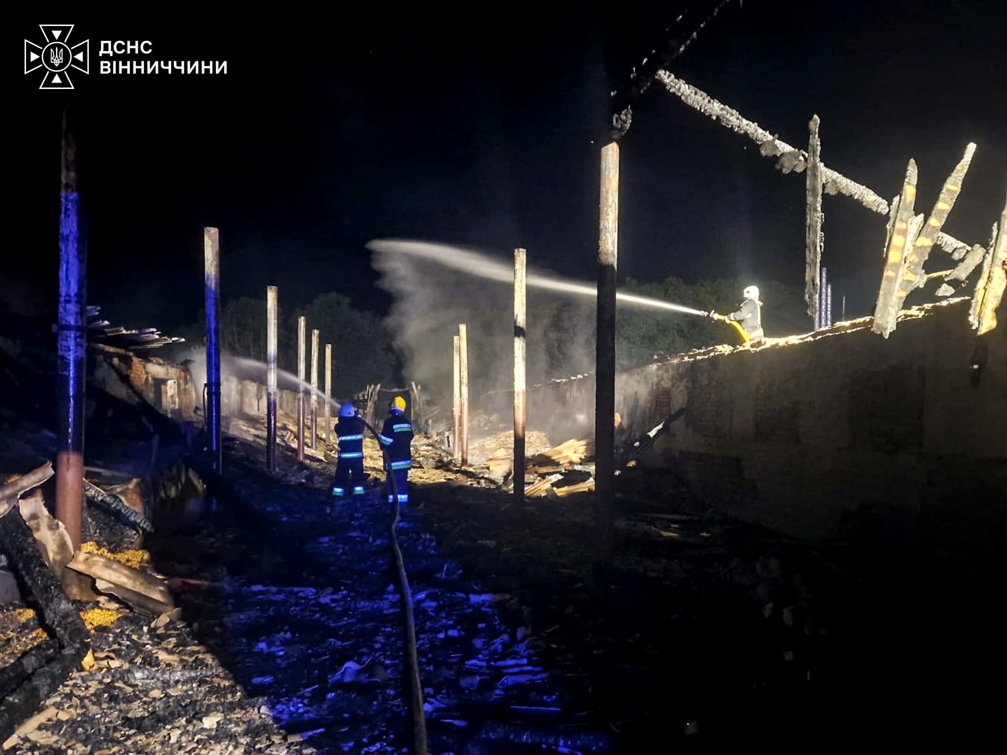 На Вінниччині горів склад з 300 тоннами зерна