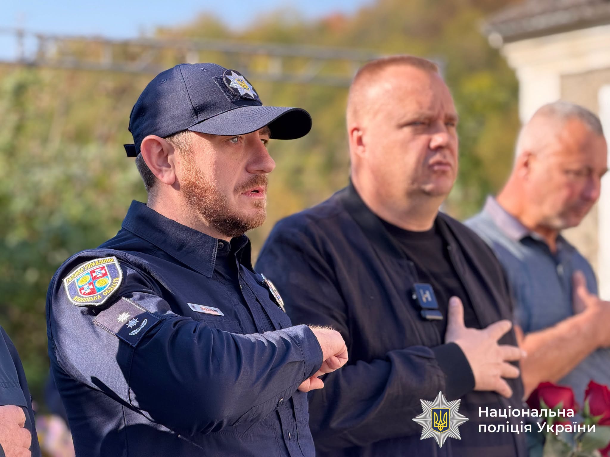 На Могилів-Подільщині відкрили меморіальну дошку на честь полеглого поліцейського Владислава Смаглія