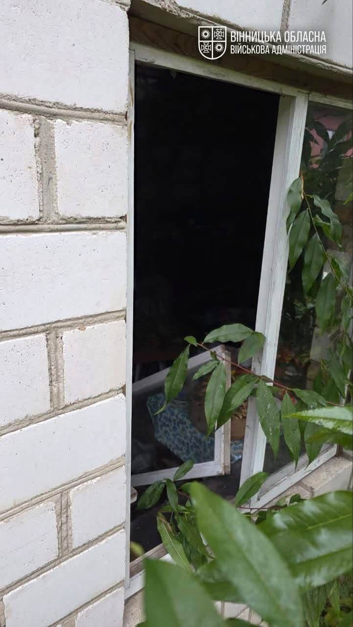 На Вінниччині внаслідок ворожого обстрілу пошкоджено квартири у двох багатоповерхівках