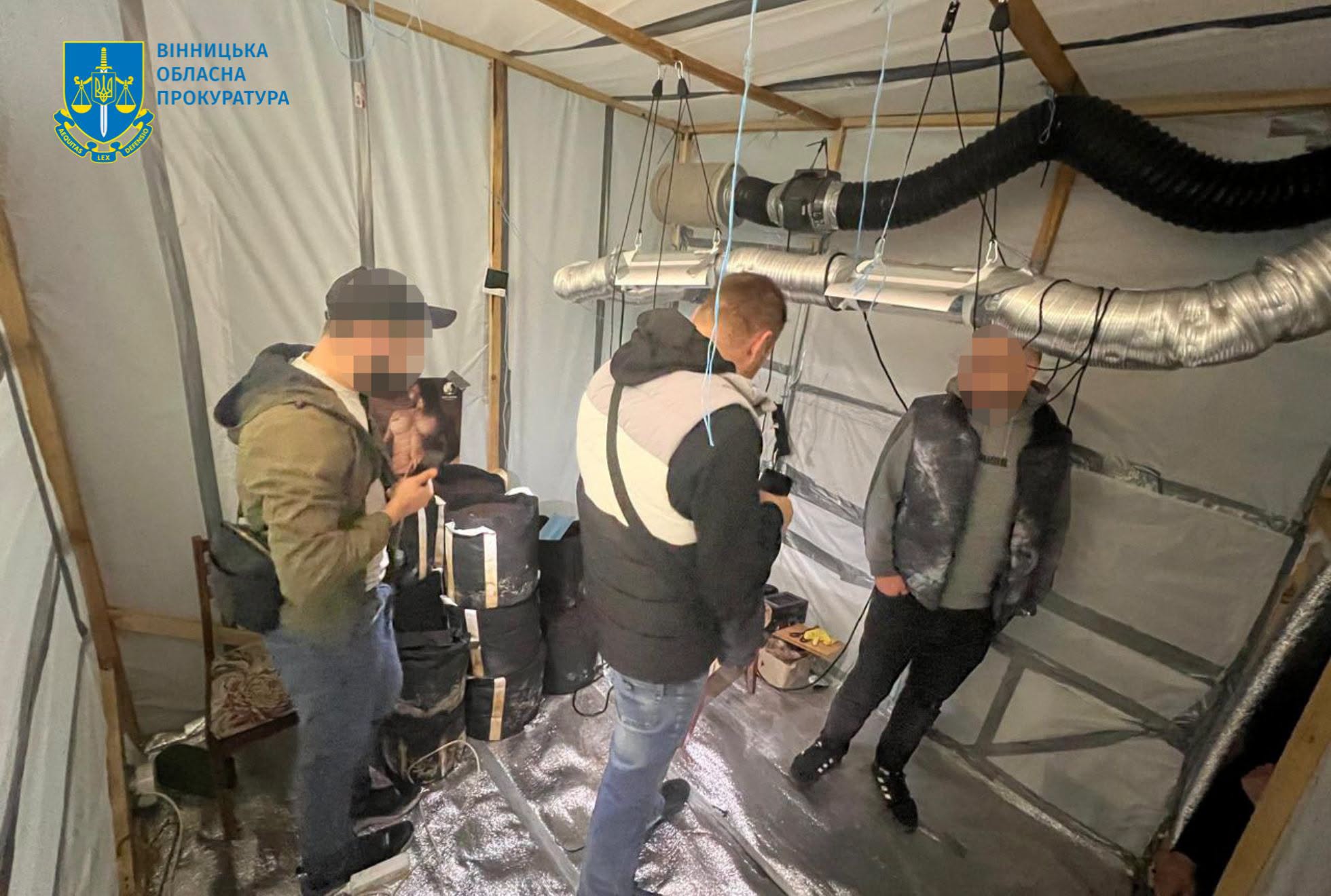 «Дзвінок зі служби безпеки банку»: вінничанина засудили до 8 років ув'язнення