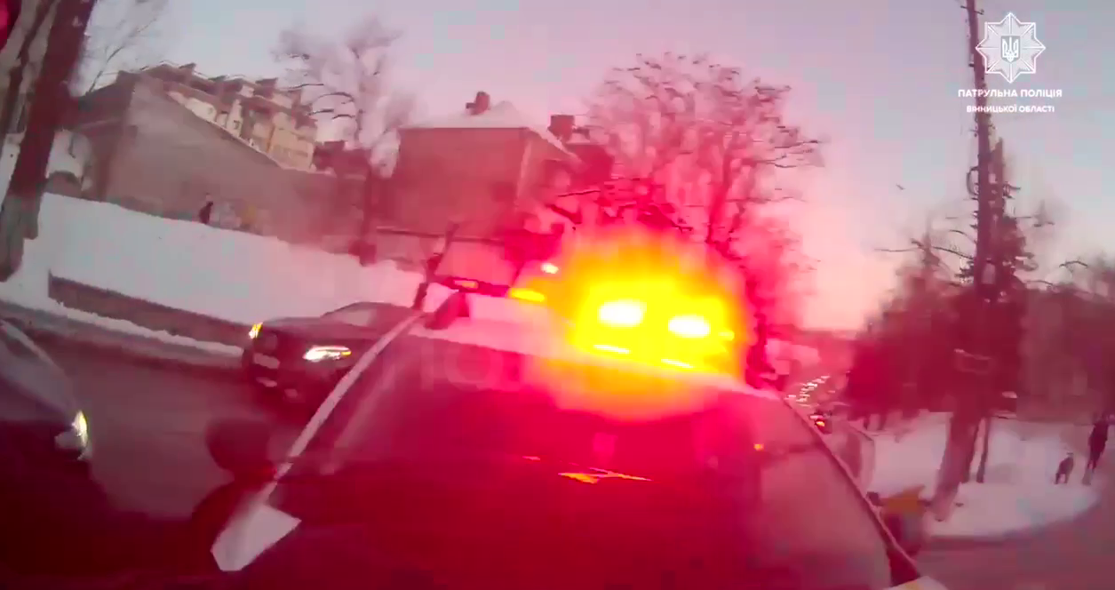 У Вінниці патрульні затримали чоловіка з гранатою