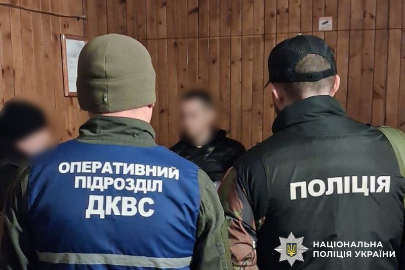 Поліція Вінниччини повідомила про підозру трьом особам, які планували вбивство киянина